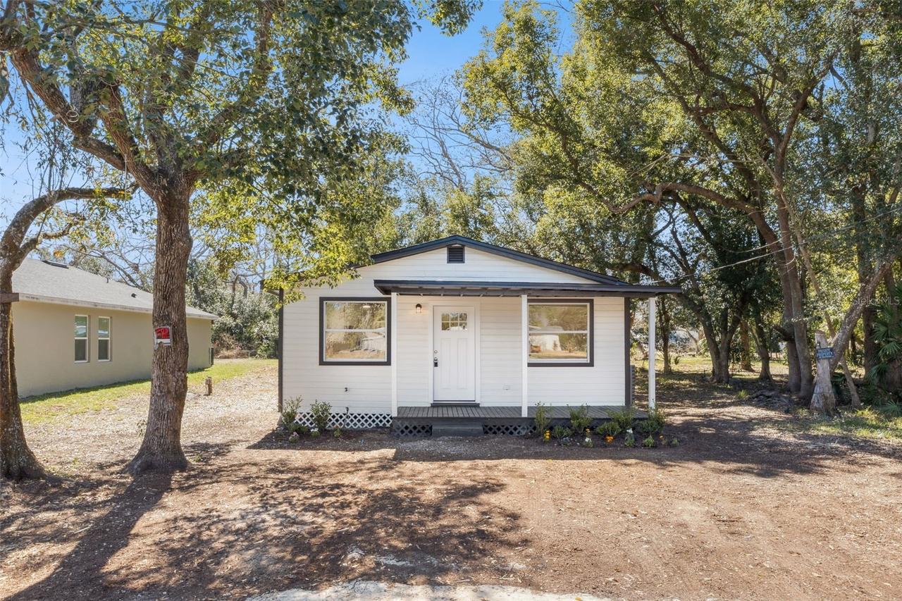 2204 Suanee Ave., Eustis, FL 32726