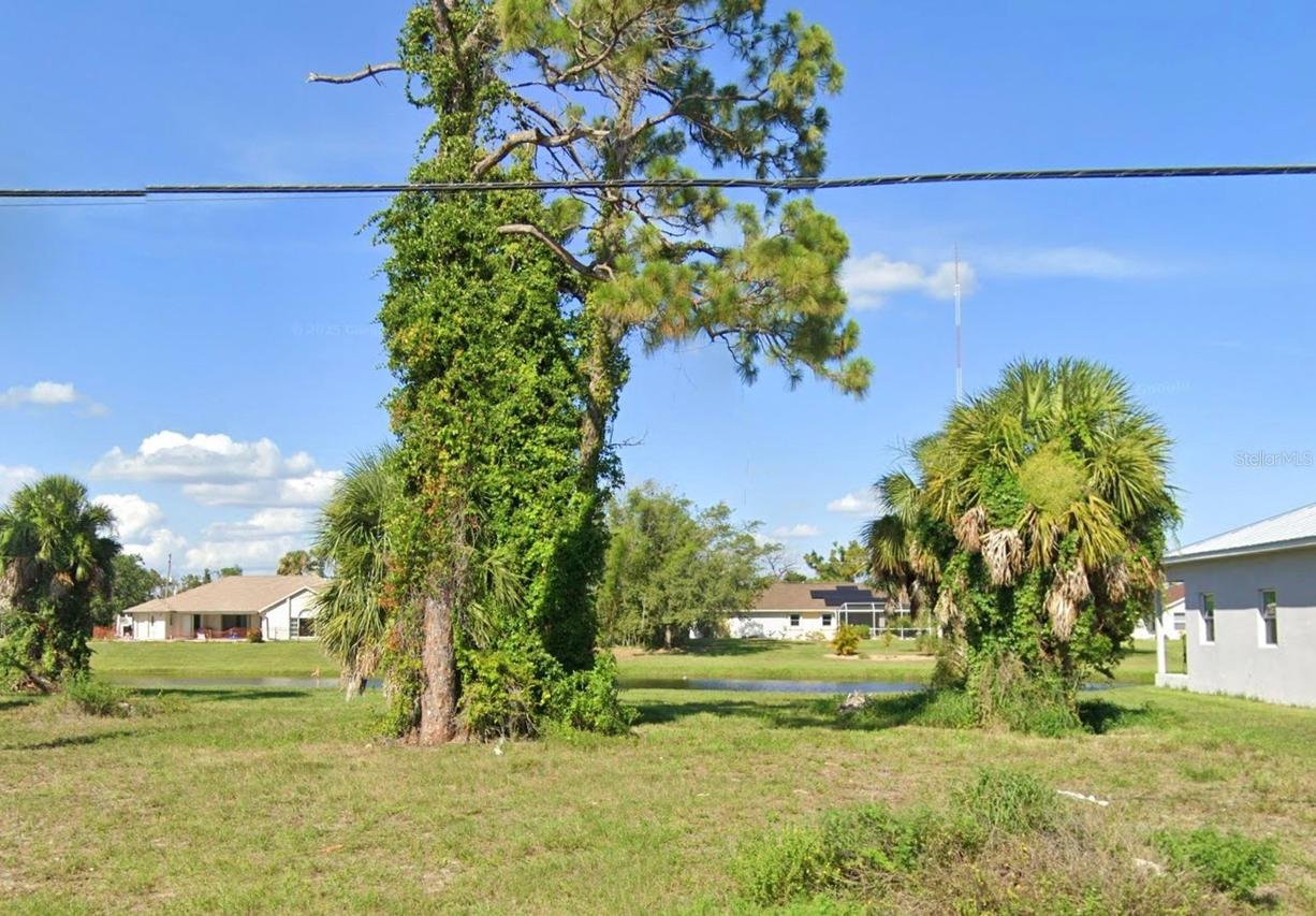 835 Rotonda Cir., Rotonda West, FL 33947