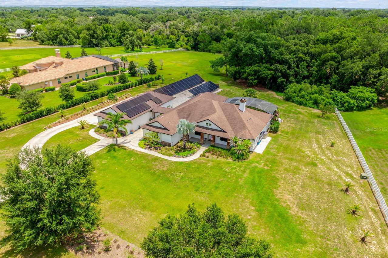 27324 Grand Oak Ln., Tavares, FL 32778