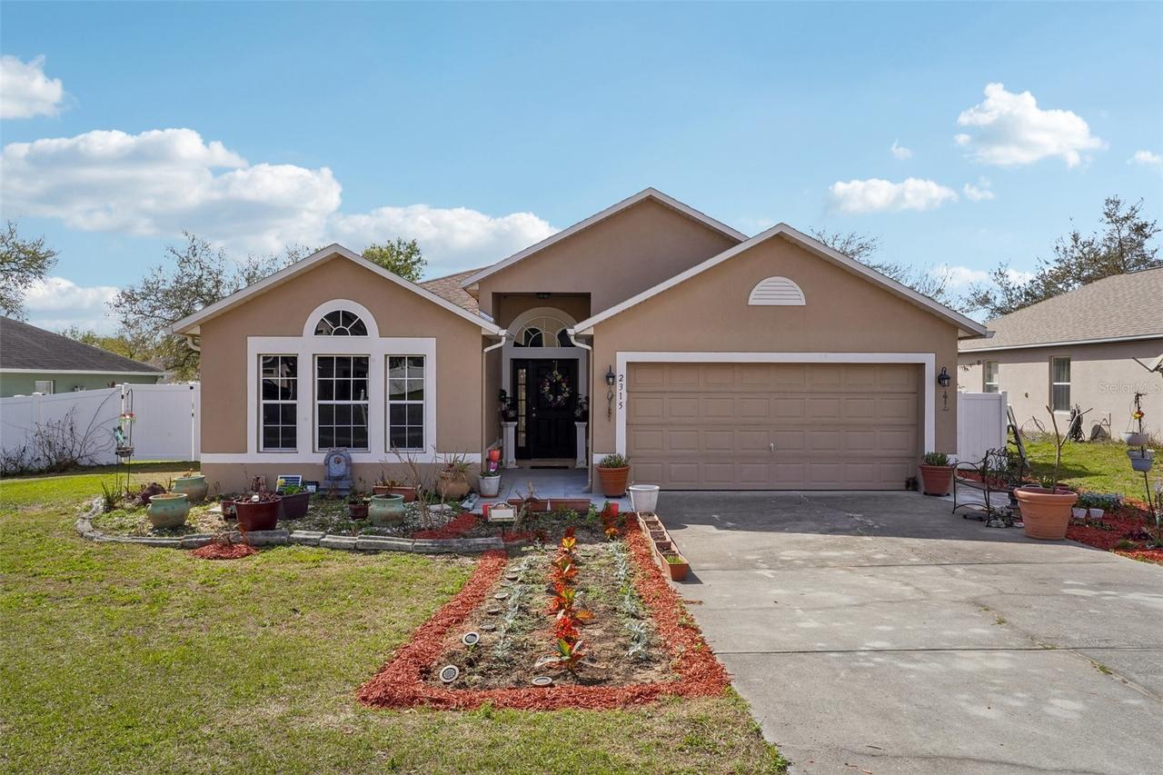 2315 Belfry Way, Mascotte, FL 34753