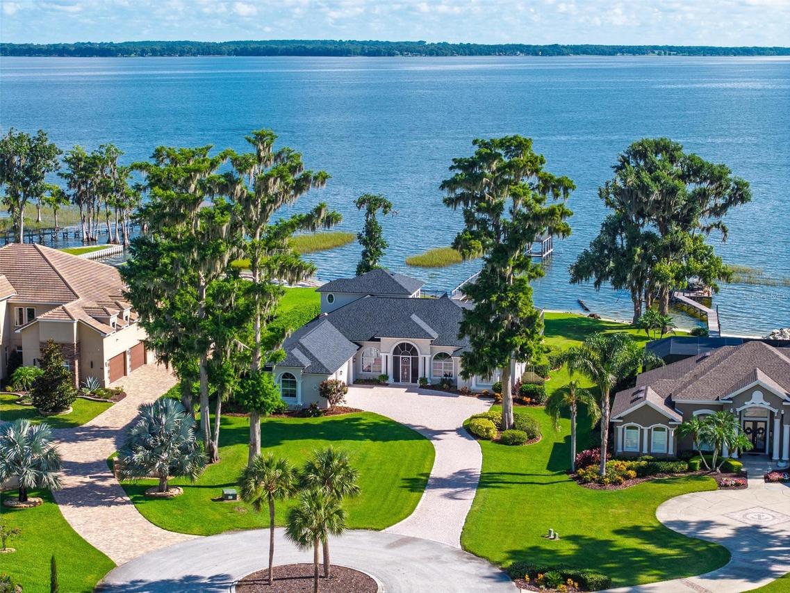 7303 Birds Nest Ct., Yalaha, FL 34797