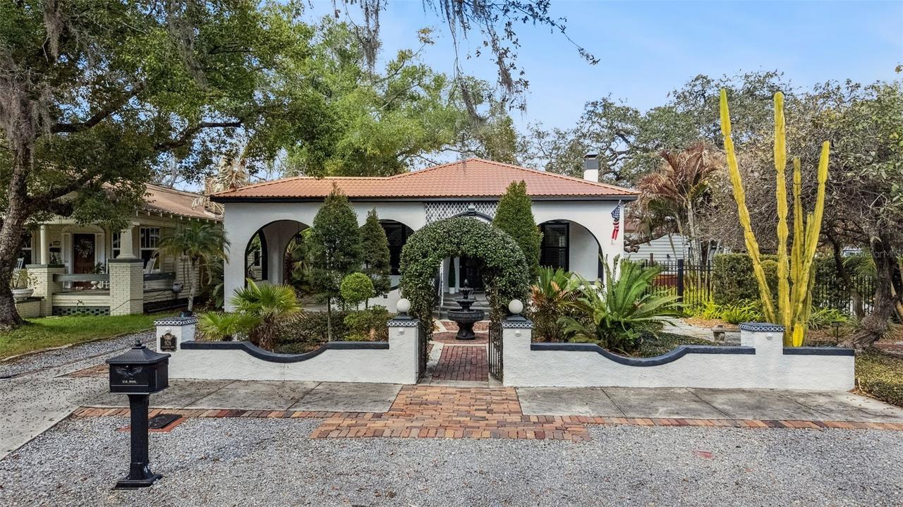 926 E Shadowlawn Ave., Tampa, FL 33603