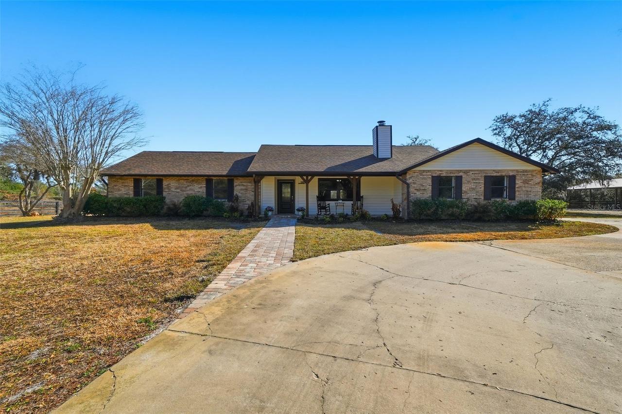 370 Sand Pine Pl., Geneva, FL 32732