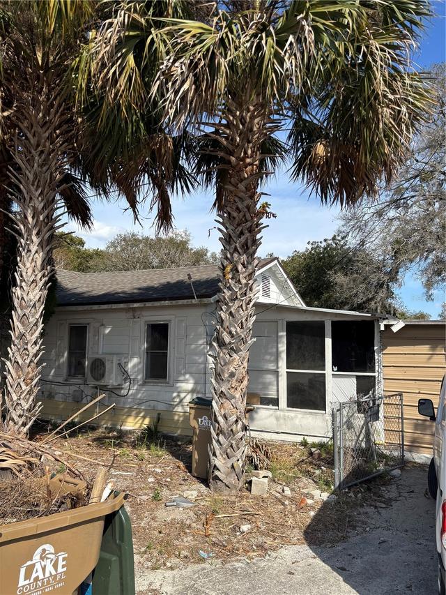 31526 Vine St., Sorrento, FL 32776