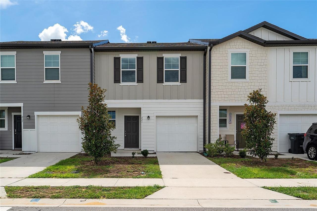 221 Mandovi St., Davenport, FL 33837