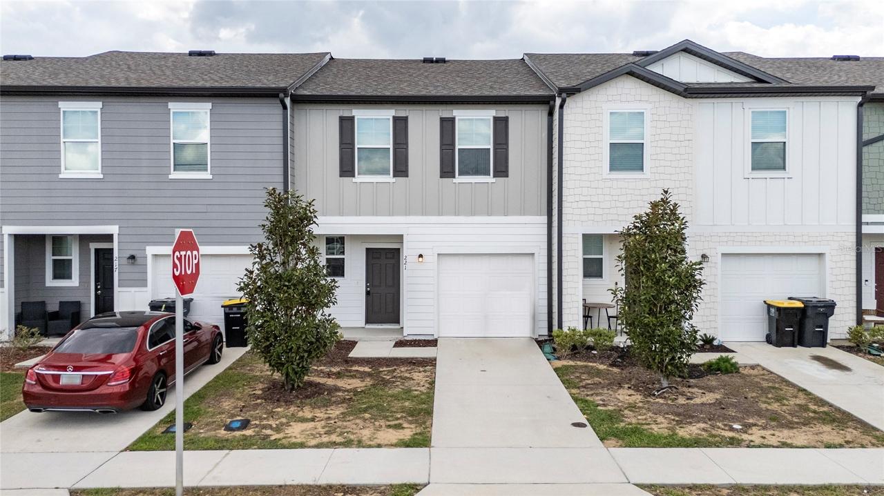 221 Mandovi St., Davenport, FL 33837