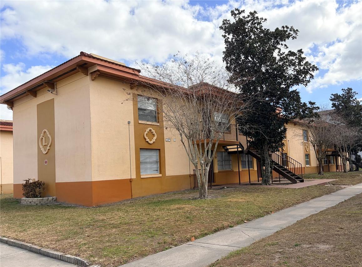 738 Ridenhour Cir. #L, Orlando, FL 32809