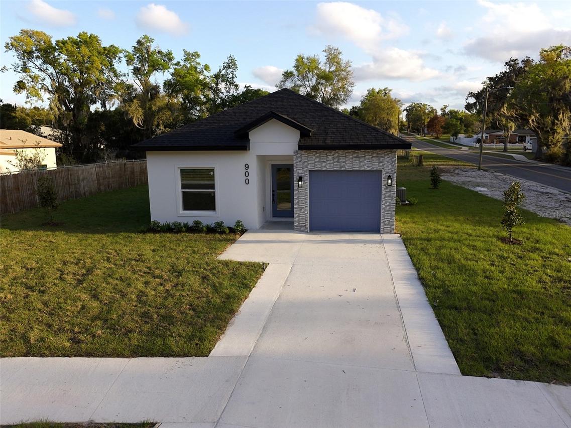 900 E Gottsche Ave., Eustis, FL 32726