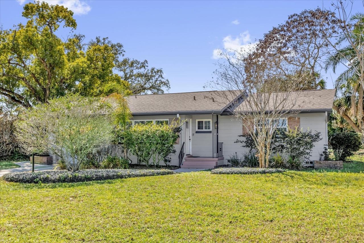 1028 Lake Bell Dr., Winter Park, FL 32789