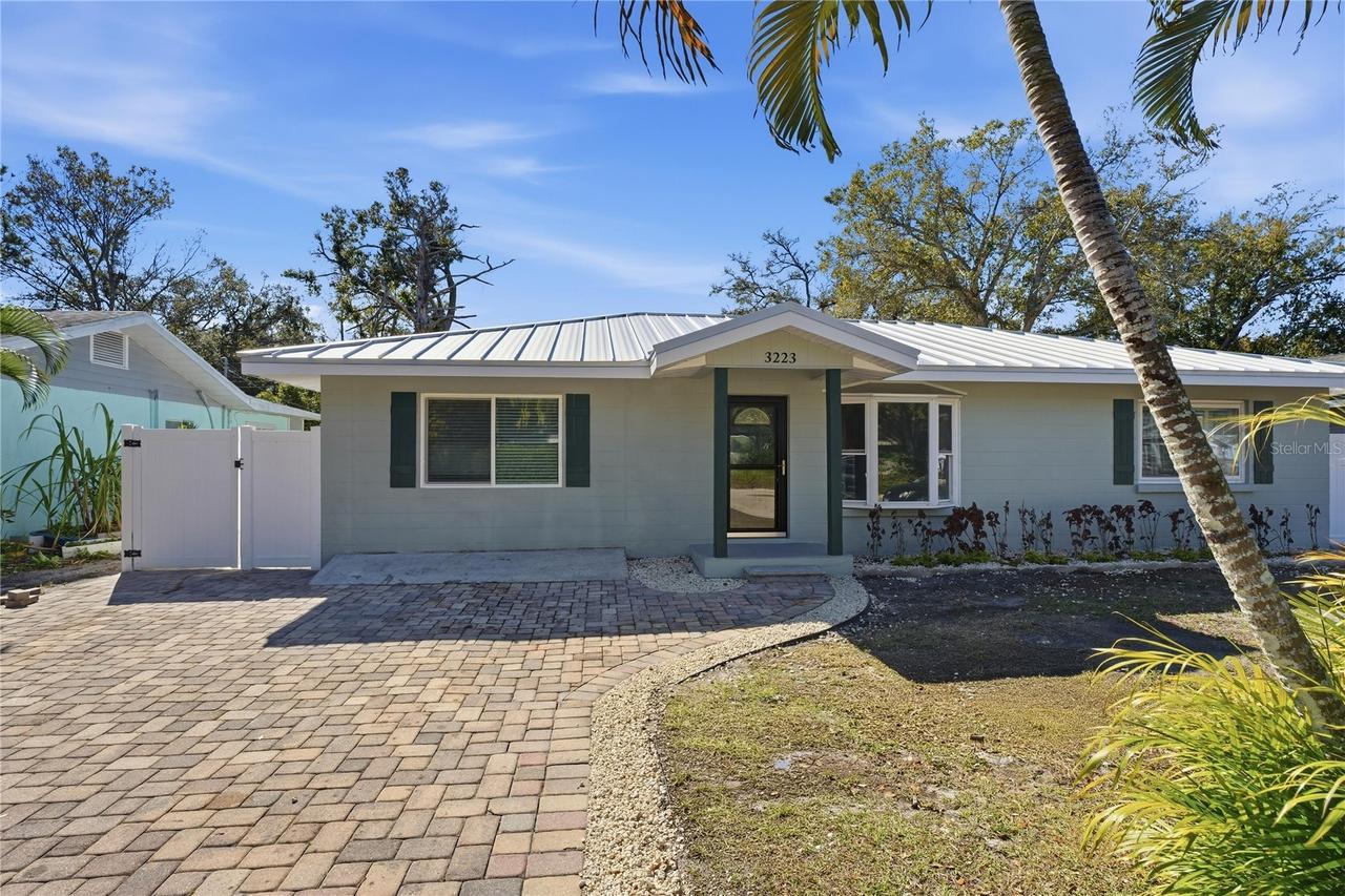 3223 1st Ave., Bradenton, FL 34205