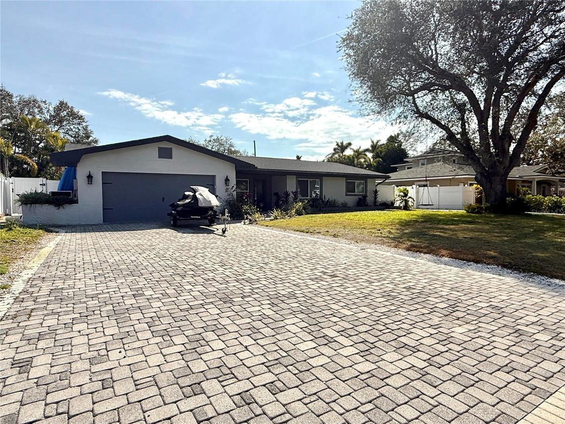 8280 32nd Ave., St Petersburg, FL 33710