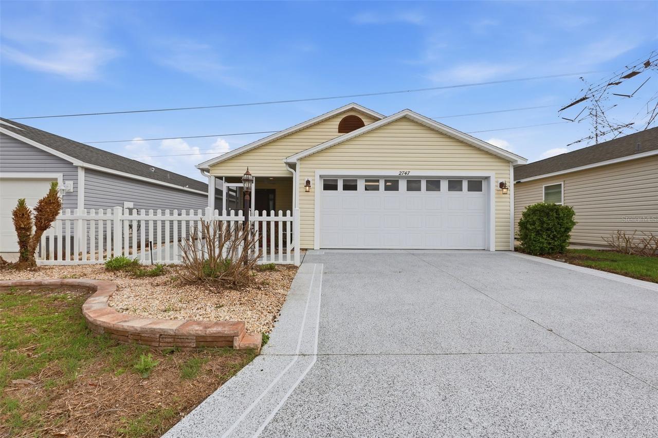 2747 Dyson Loop, The Villages, FL 32163