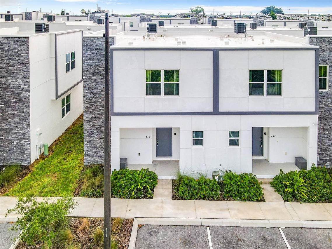 653 Trikomo Dr., Davenport, FL 33896