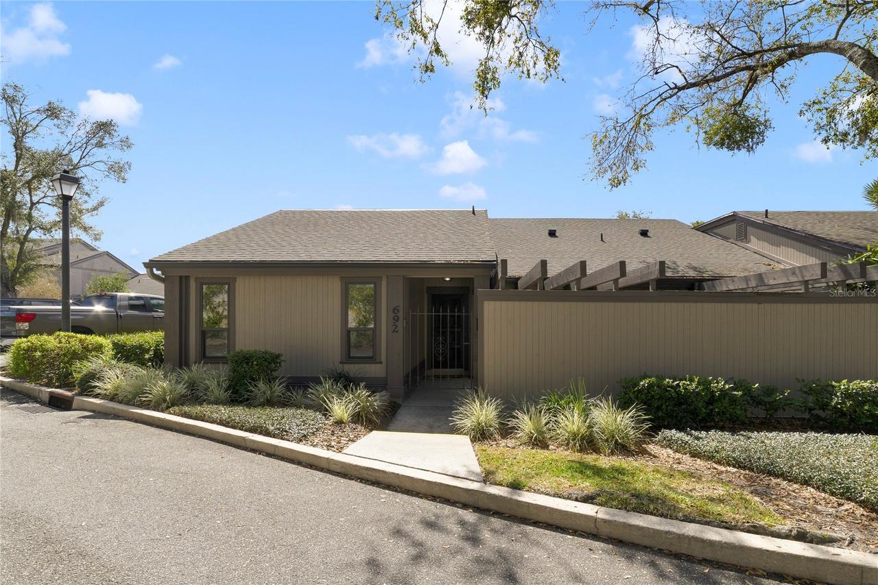 692 Lake Villas Dr., Altamonte Springs, FL 32701