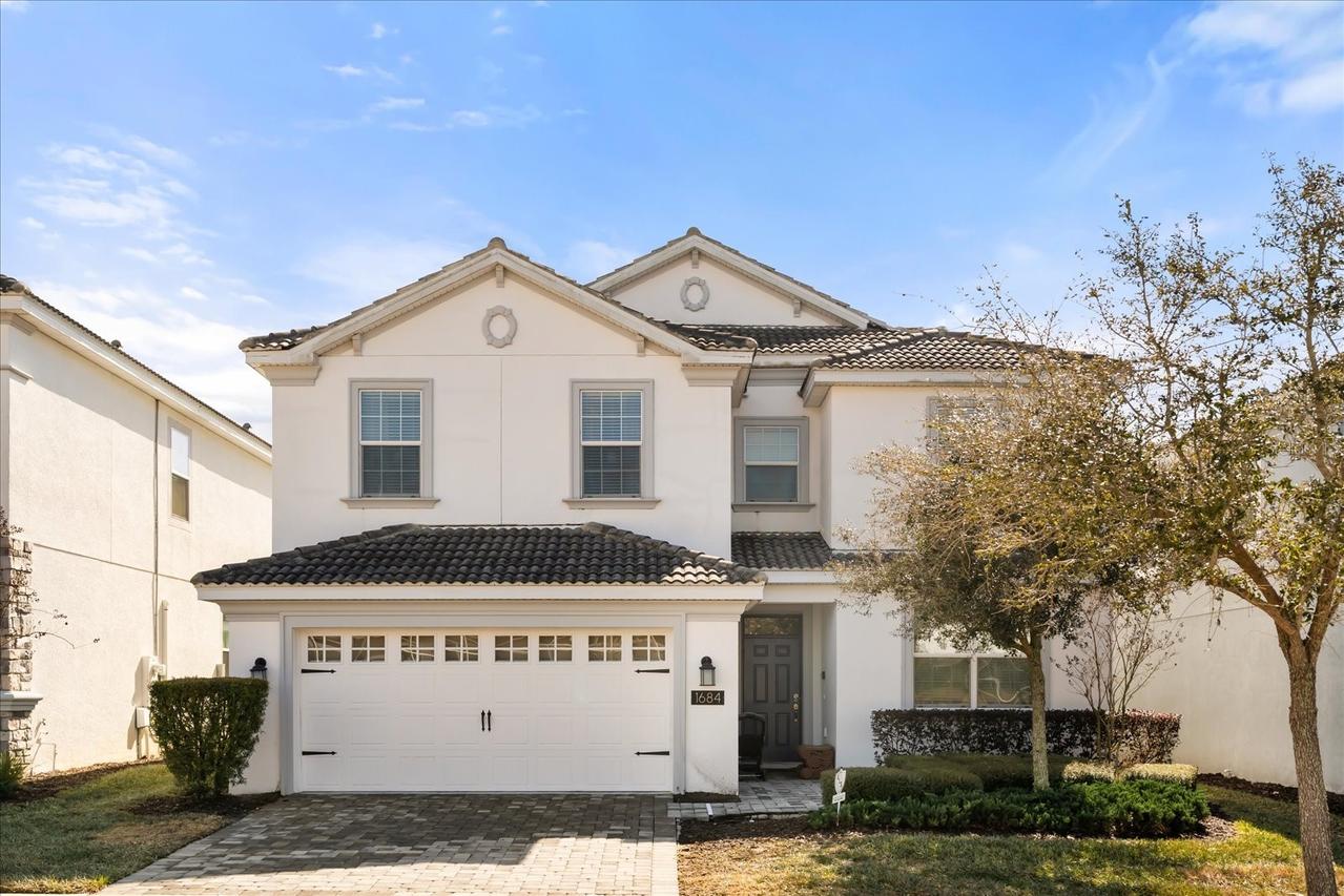 1684 Moon Valley Dr., Davenport, FL 33896
