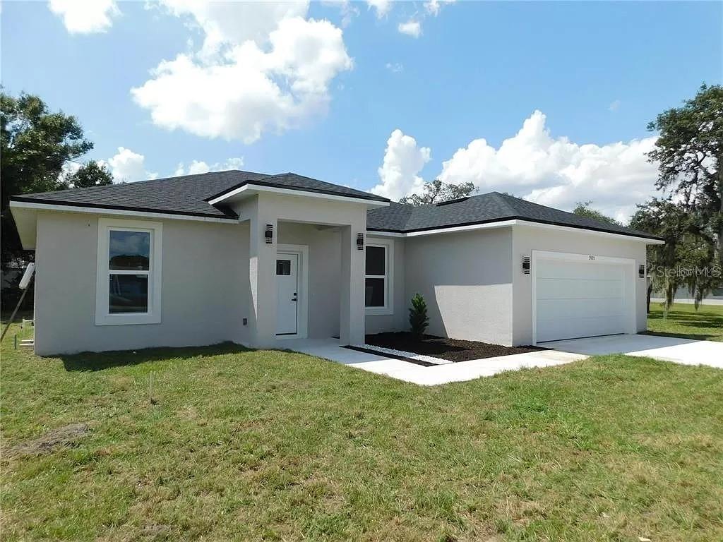 111 Friendly Cir., Sebring, FL 33876