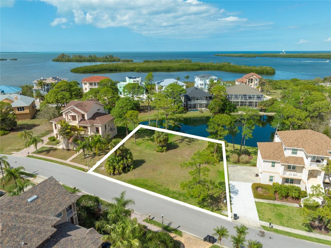 119 Harbour Watch Cir., Tarpon Springs, FL 34689