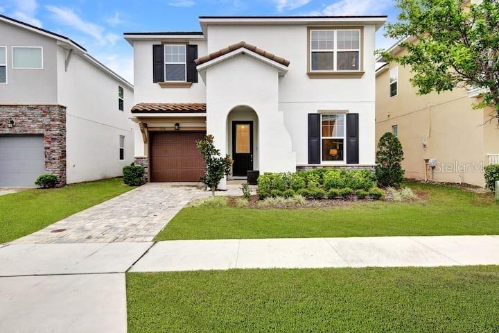 1919 Tropical Palms Cir., Kissimmee, FL 34747