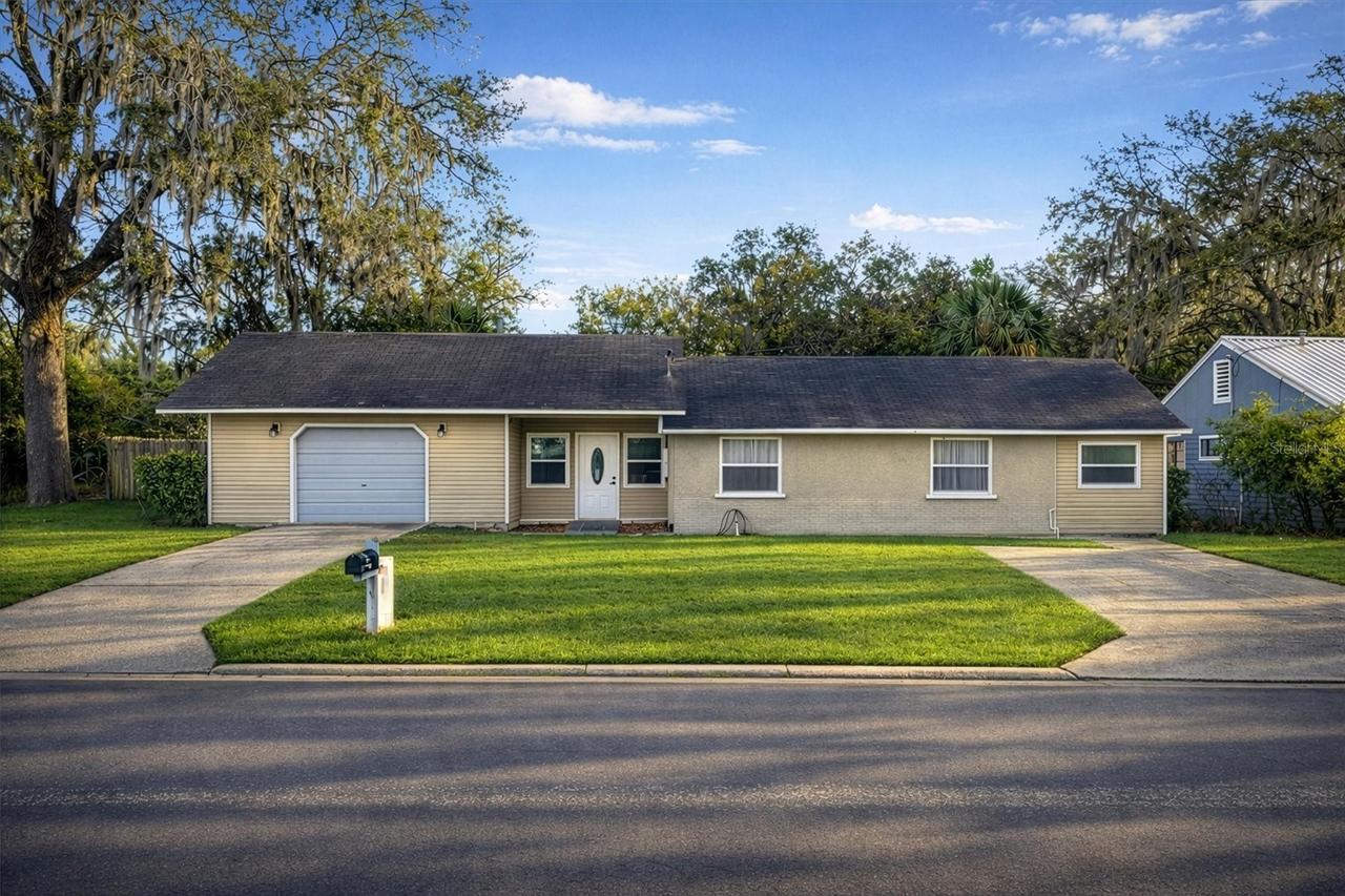 1109 E 8th Ave., Mount Dora, FL 32757