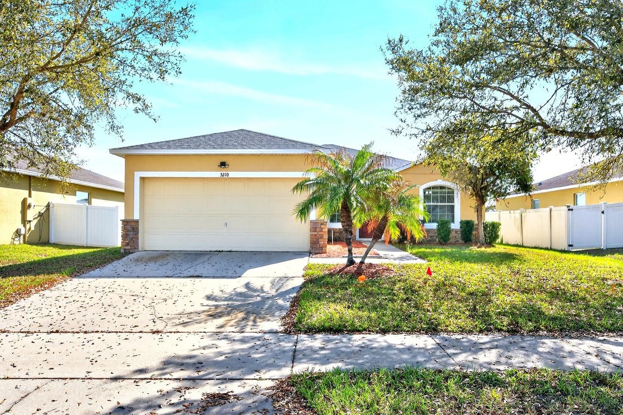 3210 Queen Alexandria Dr., Kissimmee, FL 34744