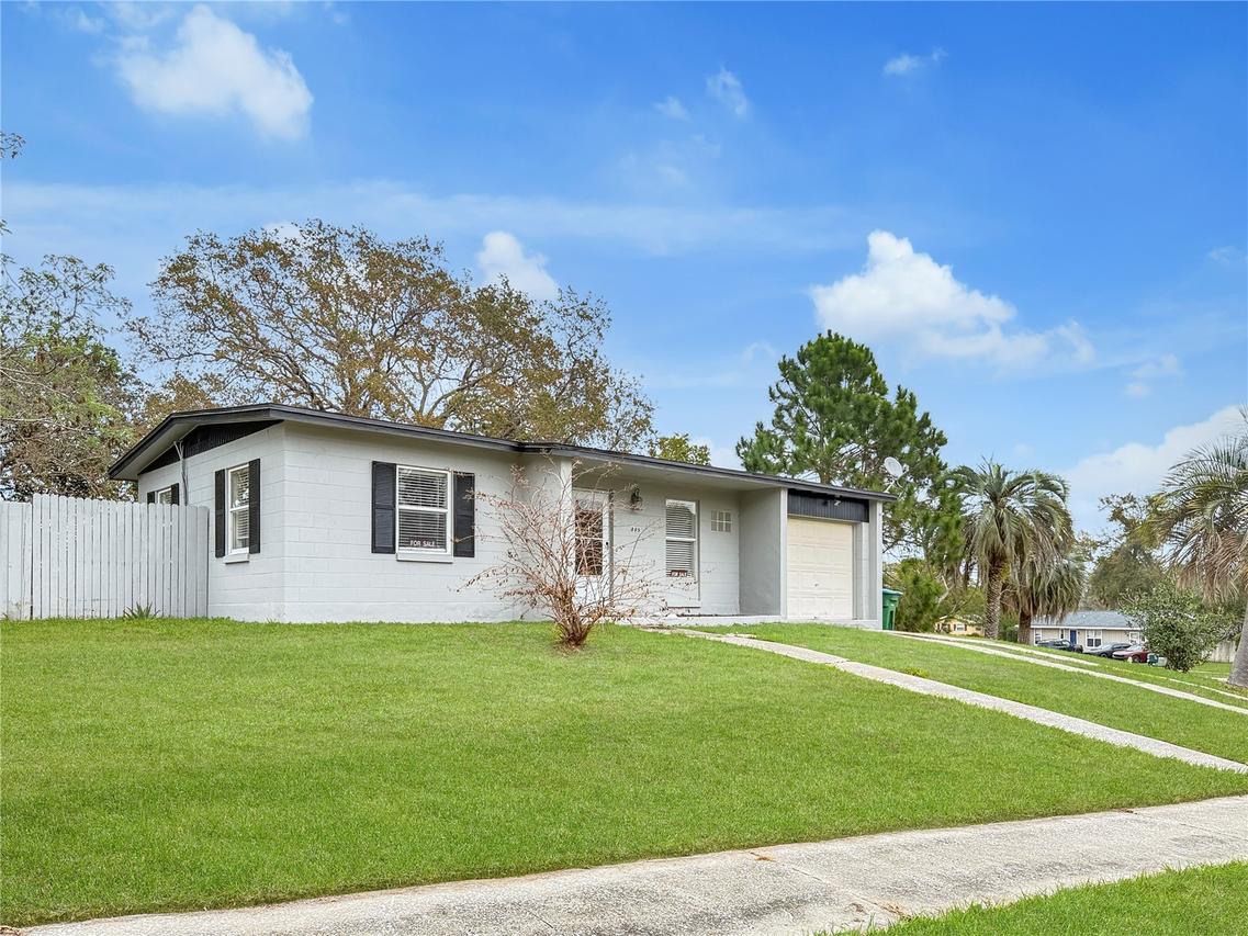 889 W Village Dr., Deltona, FL 32725