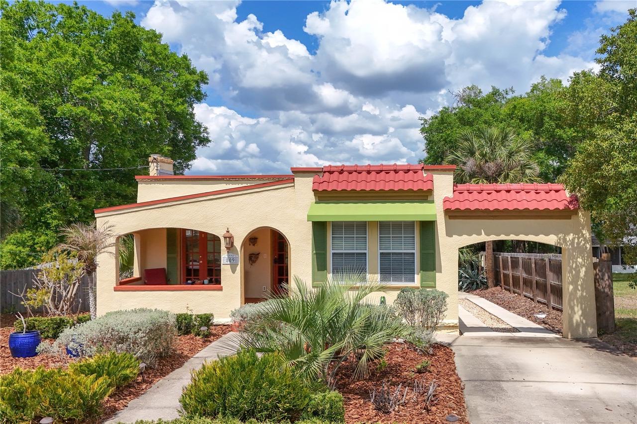 809 Poinsettia Dr., Eustis, FL 32726