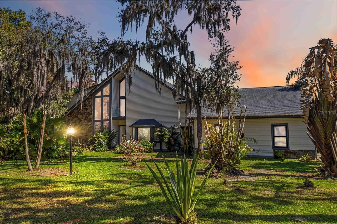 7468 Lake Willis Dr., Orlando, FL 32821