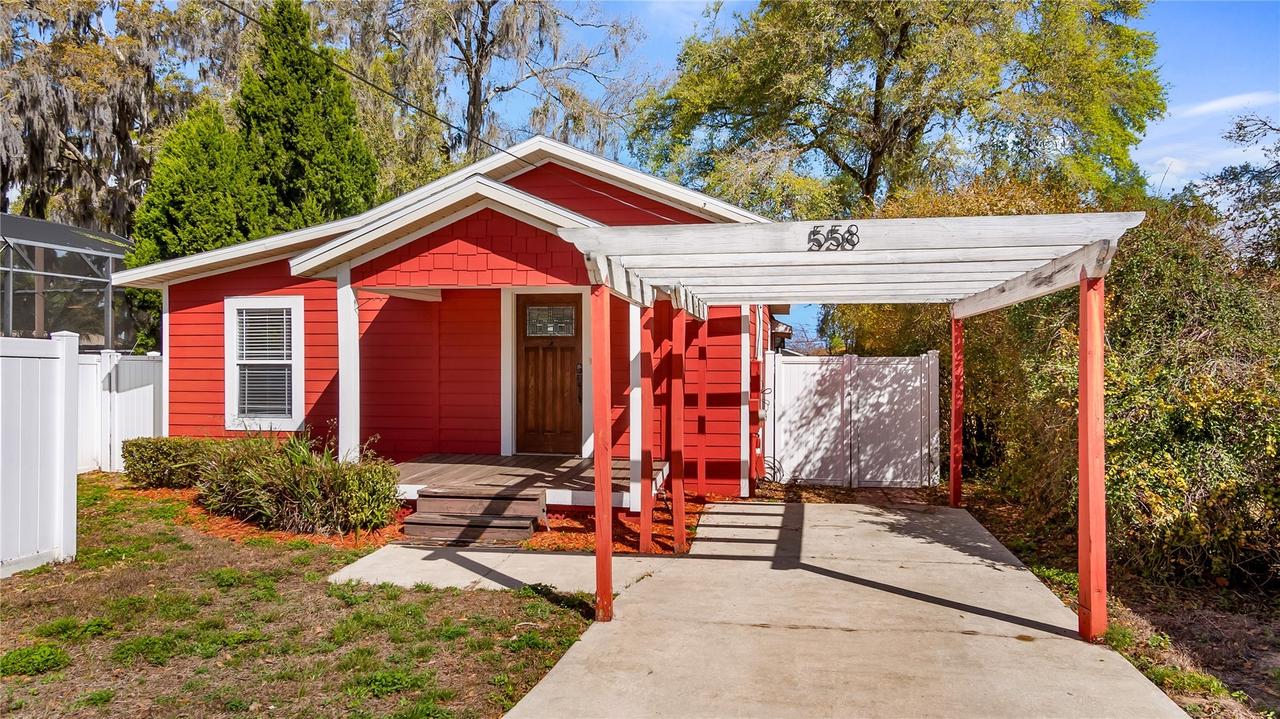 558 W Minneola Ave., Clermont, FL 34711