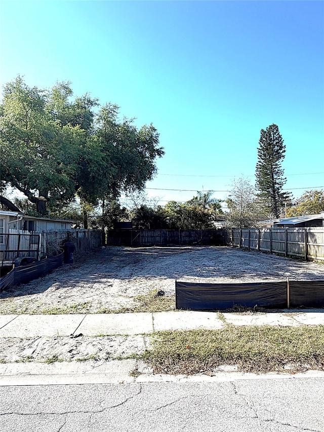 2126 43rd Ave., St Petersburg, FL 33714