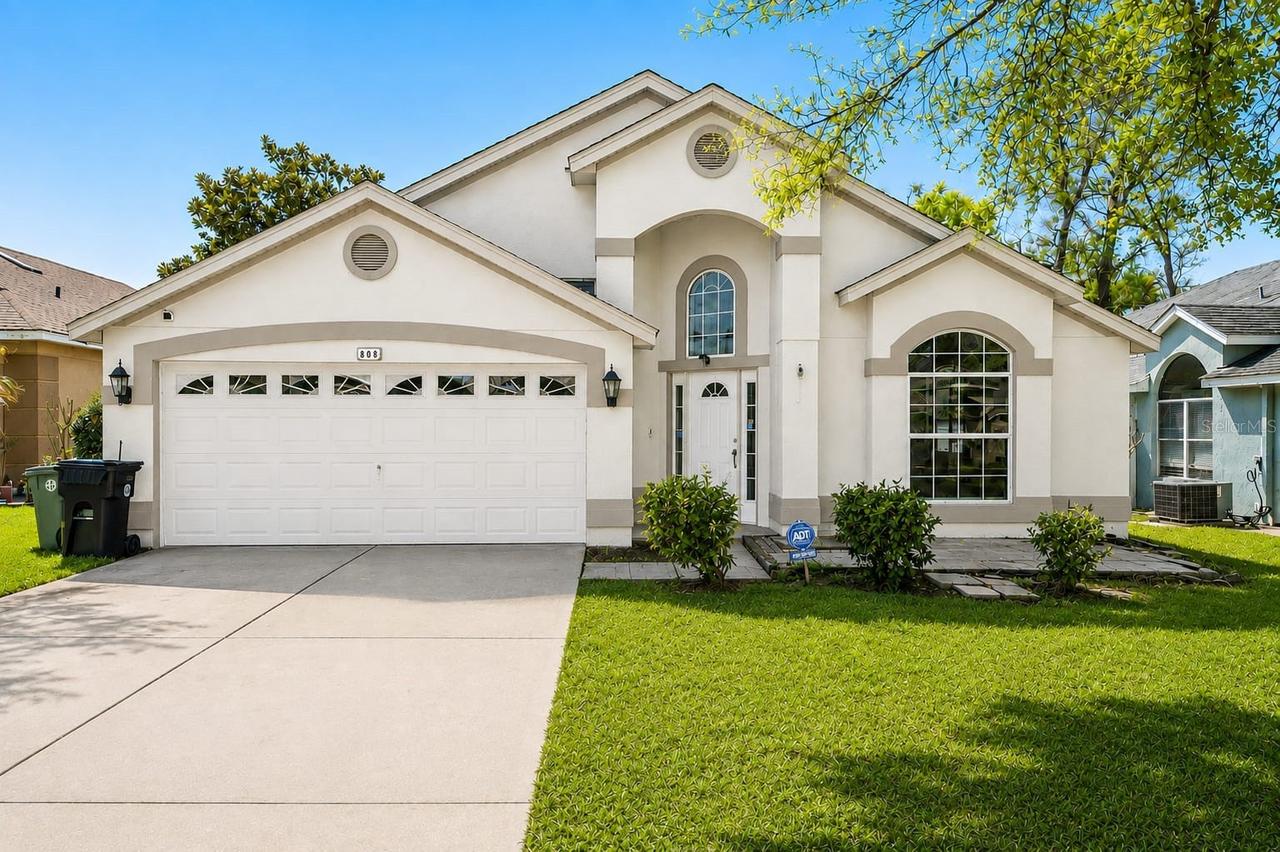 808 White Ivey Ct., Apopka, FL 32712