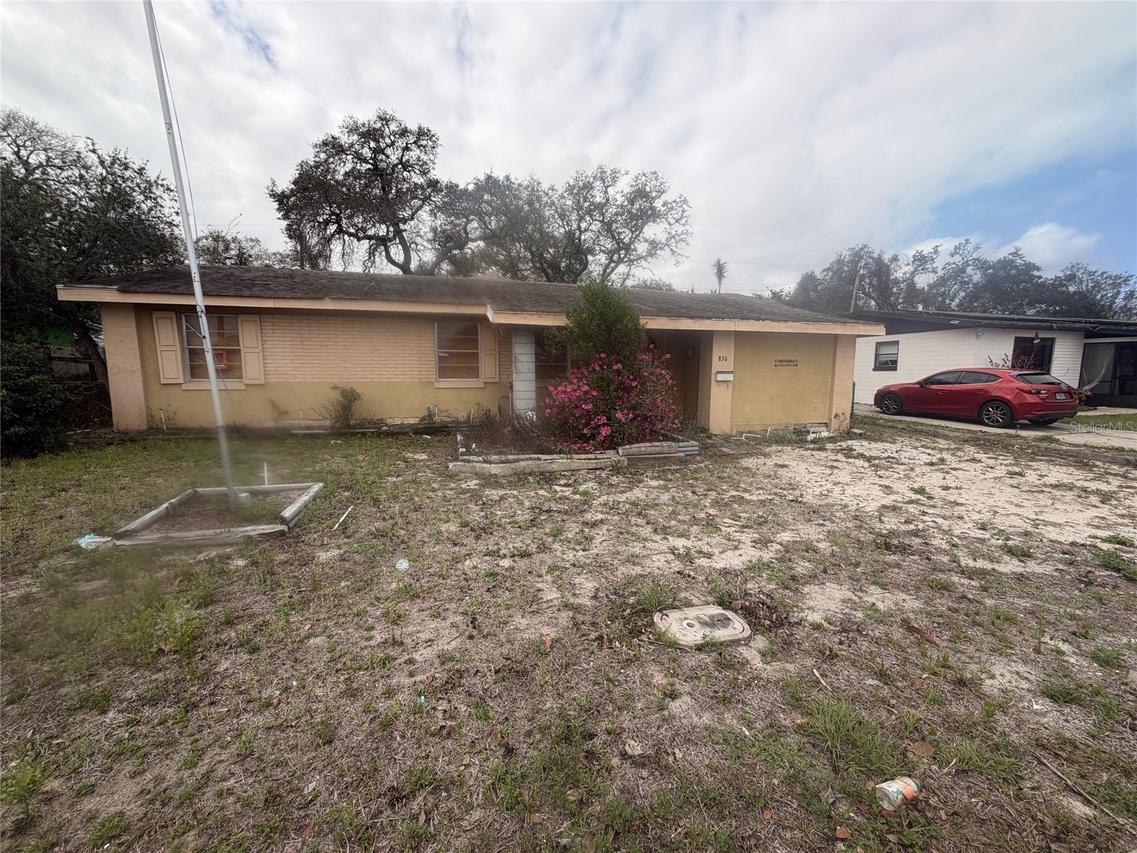 830 Berkshire Rd., Daytona Beach, FL 32117