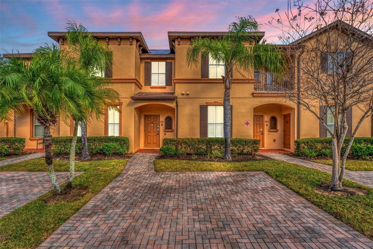 3715 Calabria Ave., Davenport, FL 33837