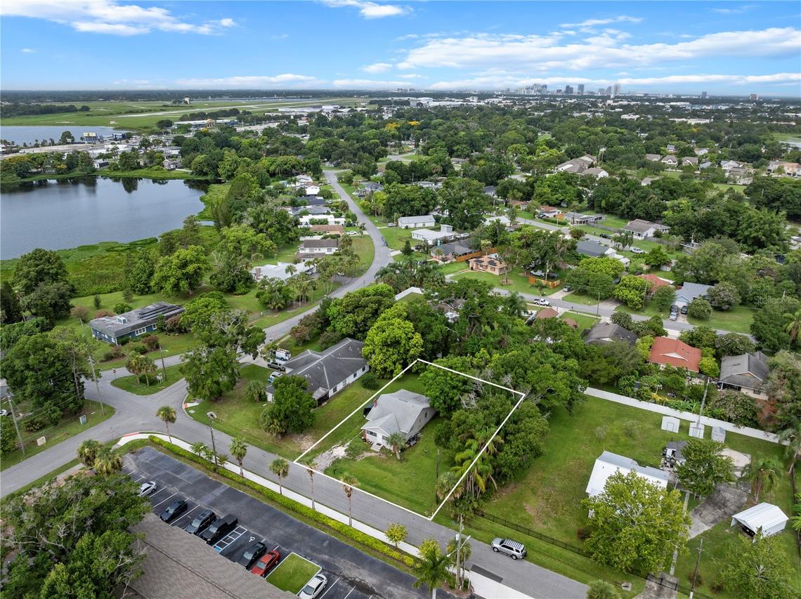 918 Shoreview Dr., Orlando, FL 32807