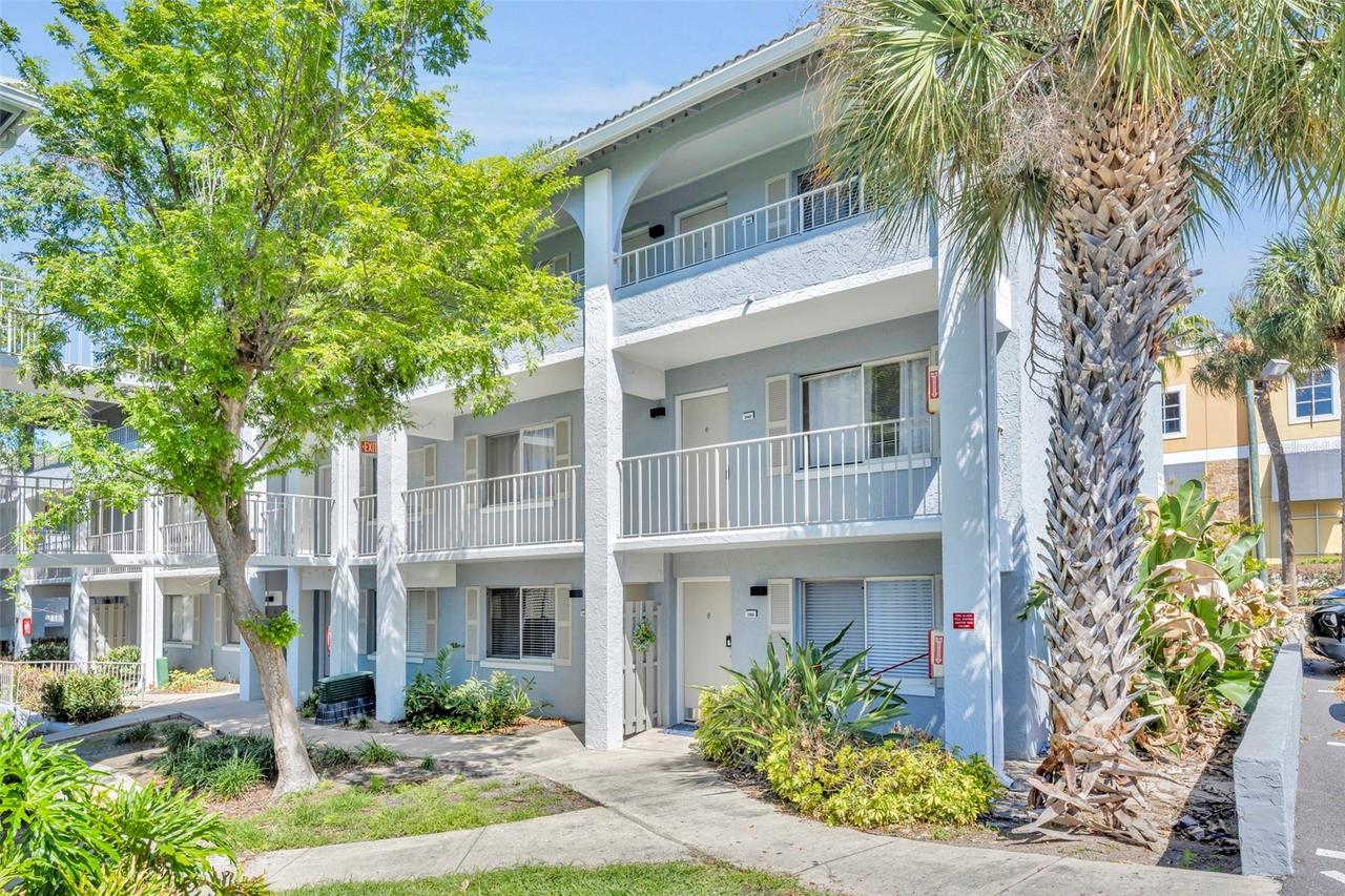 145 Oyster Bay Cir. #220, Altamonte Springs, FL 32701