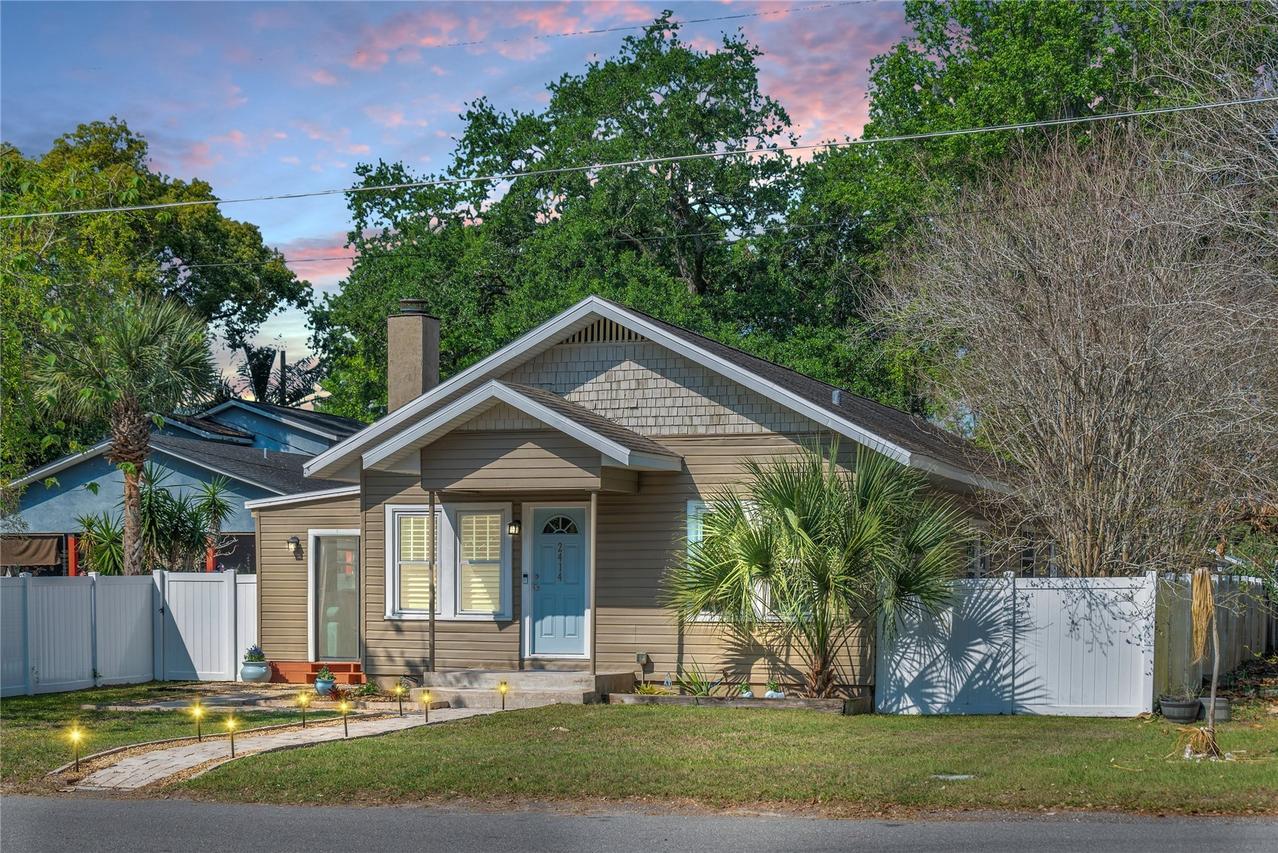 2414 Newberry St., Orlando, FL 32806