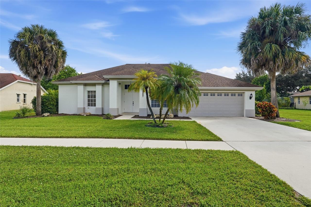 571 Chamonix Ave., Lehigh Acres, FL 33974
