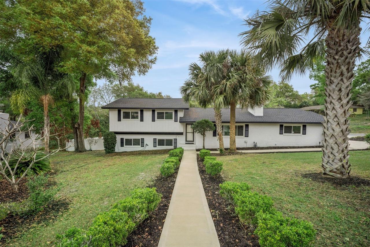 1450 Hilltop Dr., Mount Dora, FL 32757