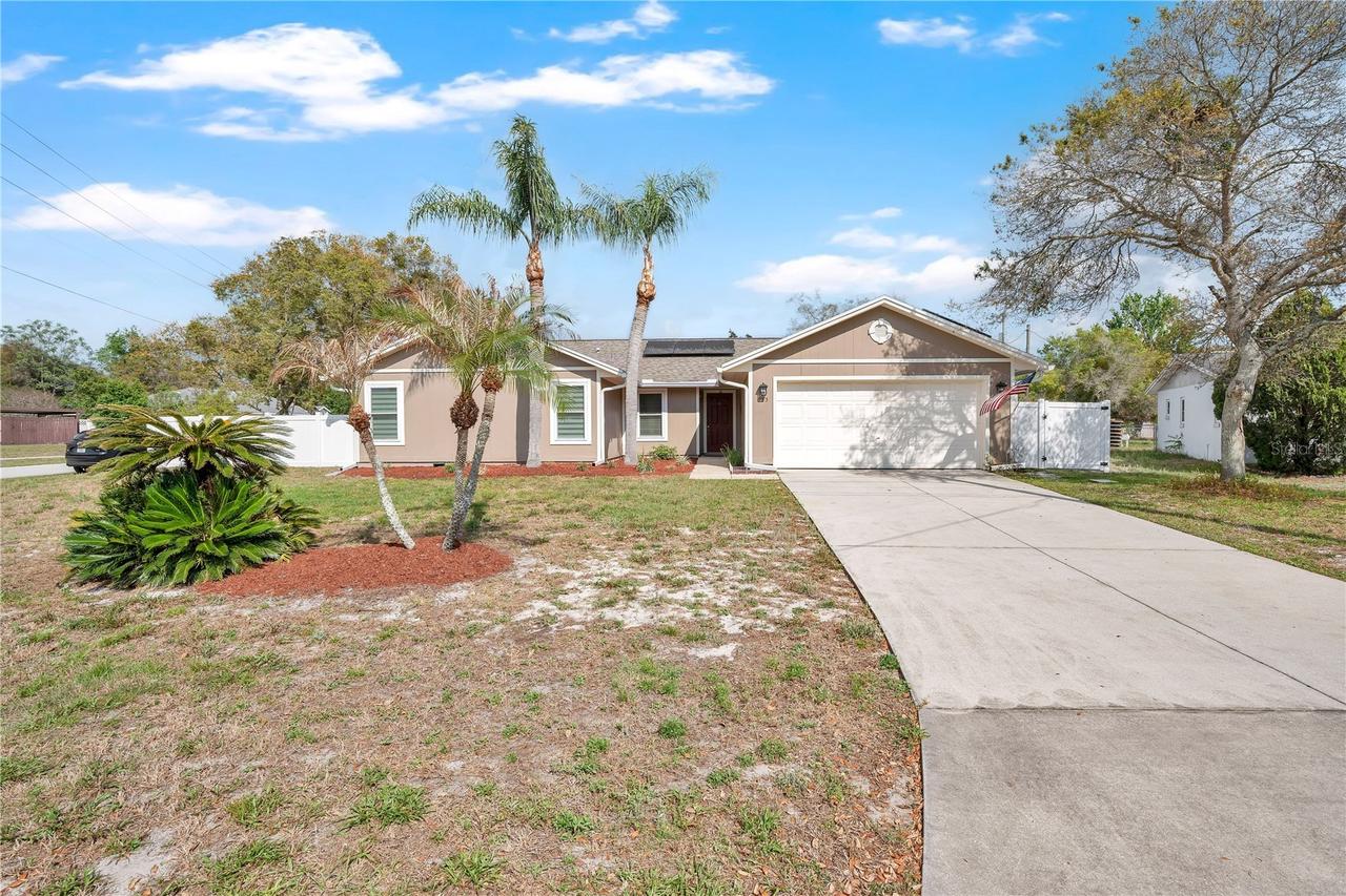 985 Hemingway Dr., Deltona, FL 32725