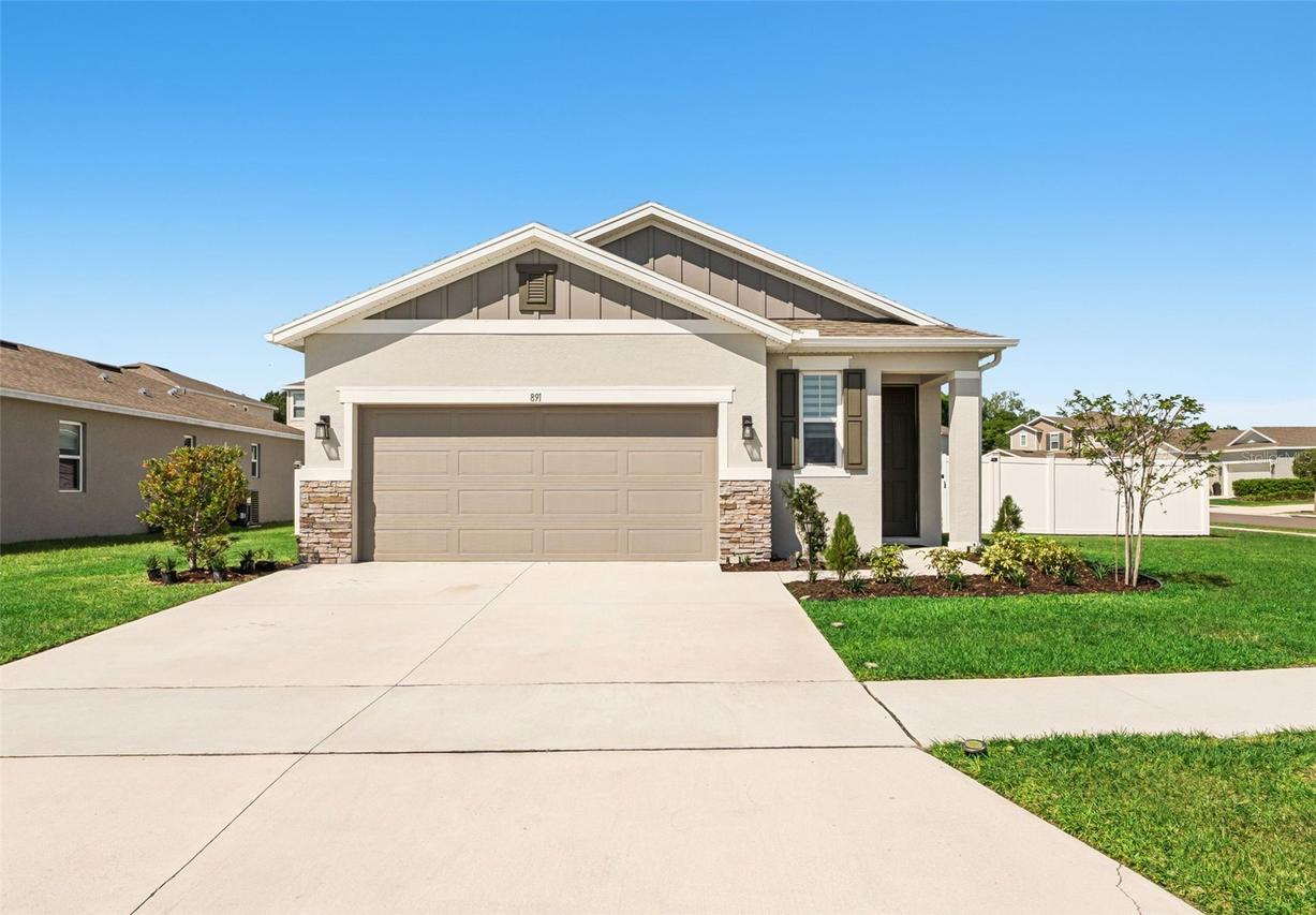 891 Blue Creek Dr., Haines City, FL 33844