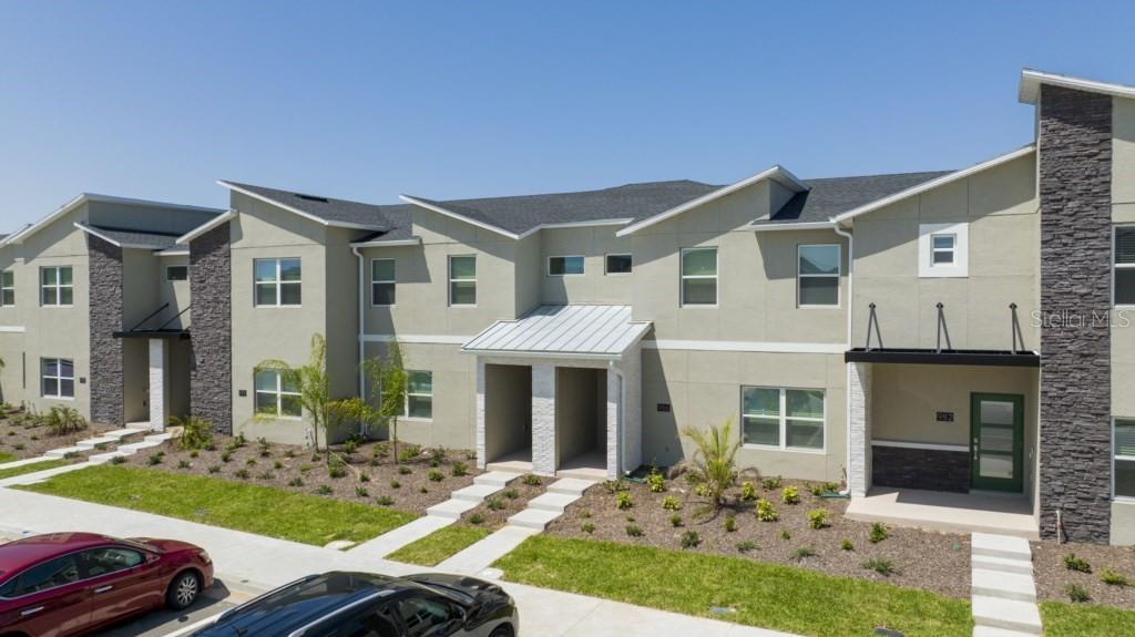 986 Splash Shot Pl., Davenport, FL 33896