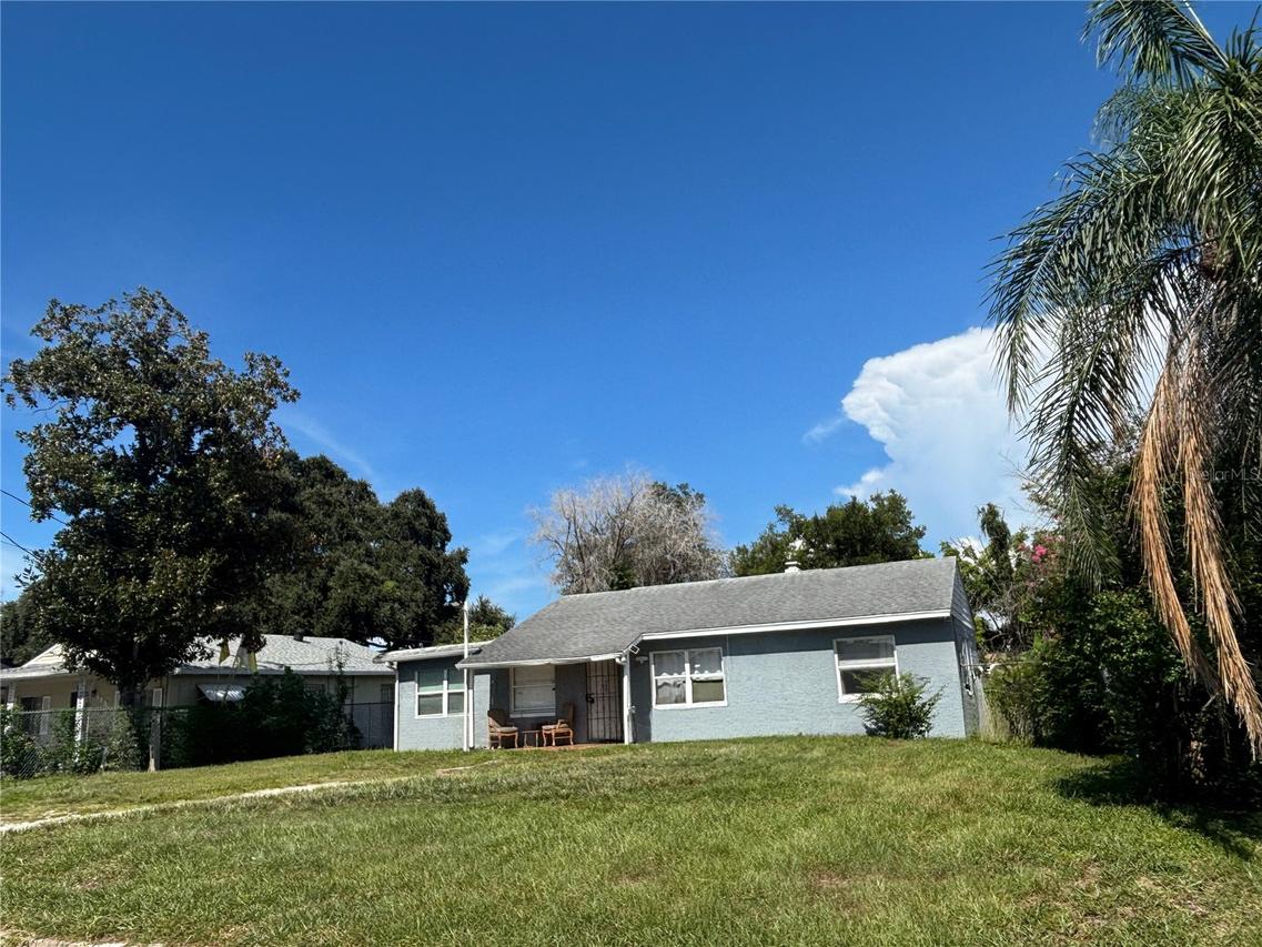 687 Walkup Dr., Orlando, FL 32808