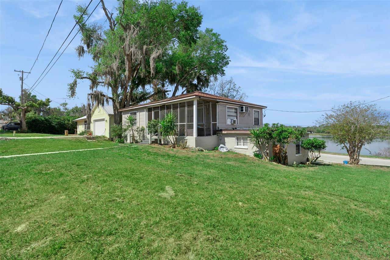 806 S Main Ave., Groveland, FL 34736