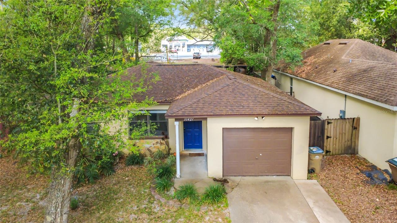 31427 Ghent Ave., Sorrento, FL 32776