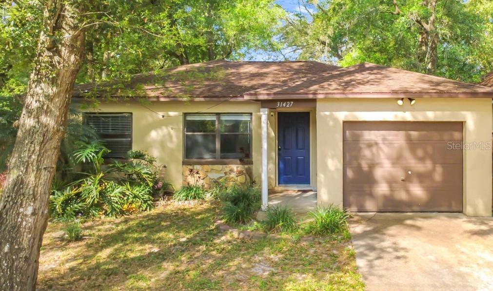 31427 Ghent Ave., Mount Plymouth, FL 32776