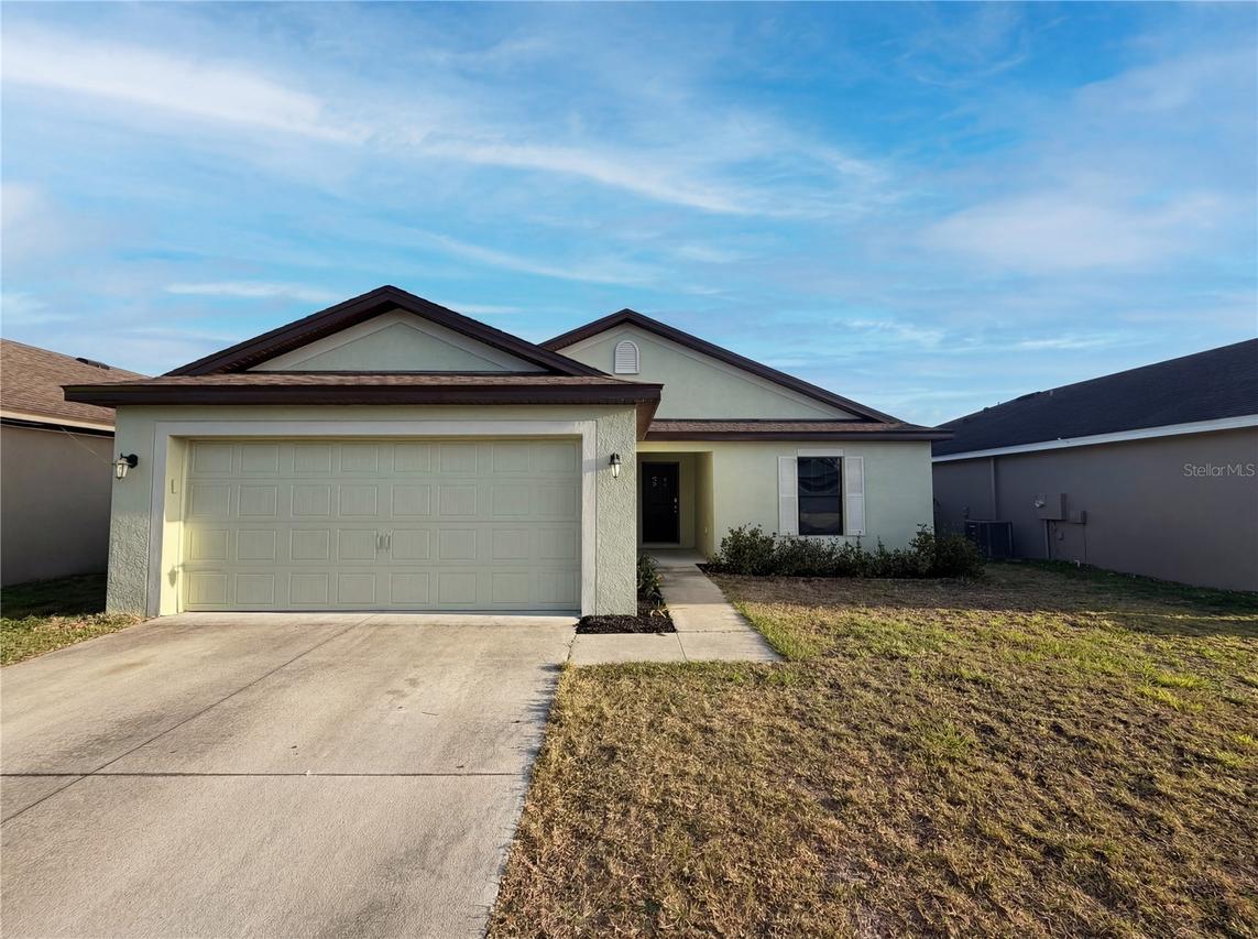 2359 Bexley Dr., Tavares, FL 32778