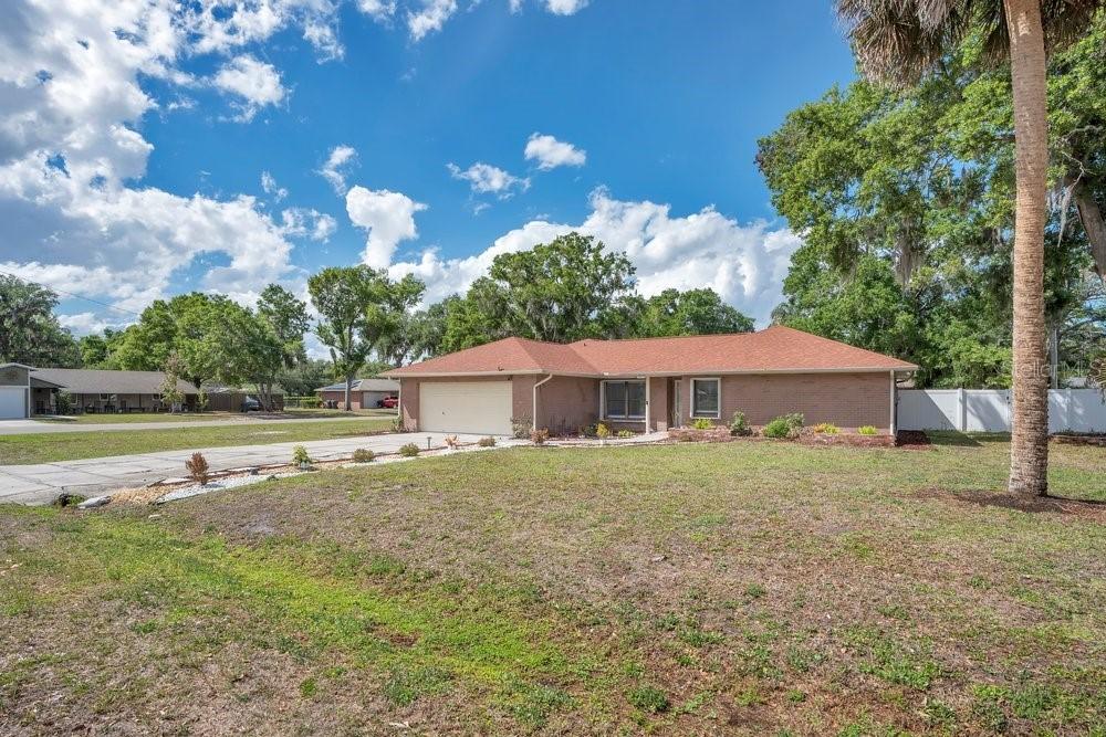 3575 Lark Ln., Mulberry, FL 33860