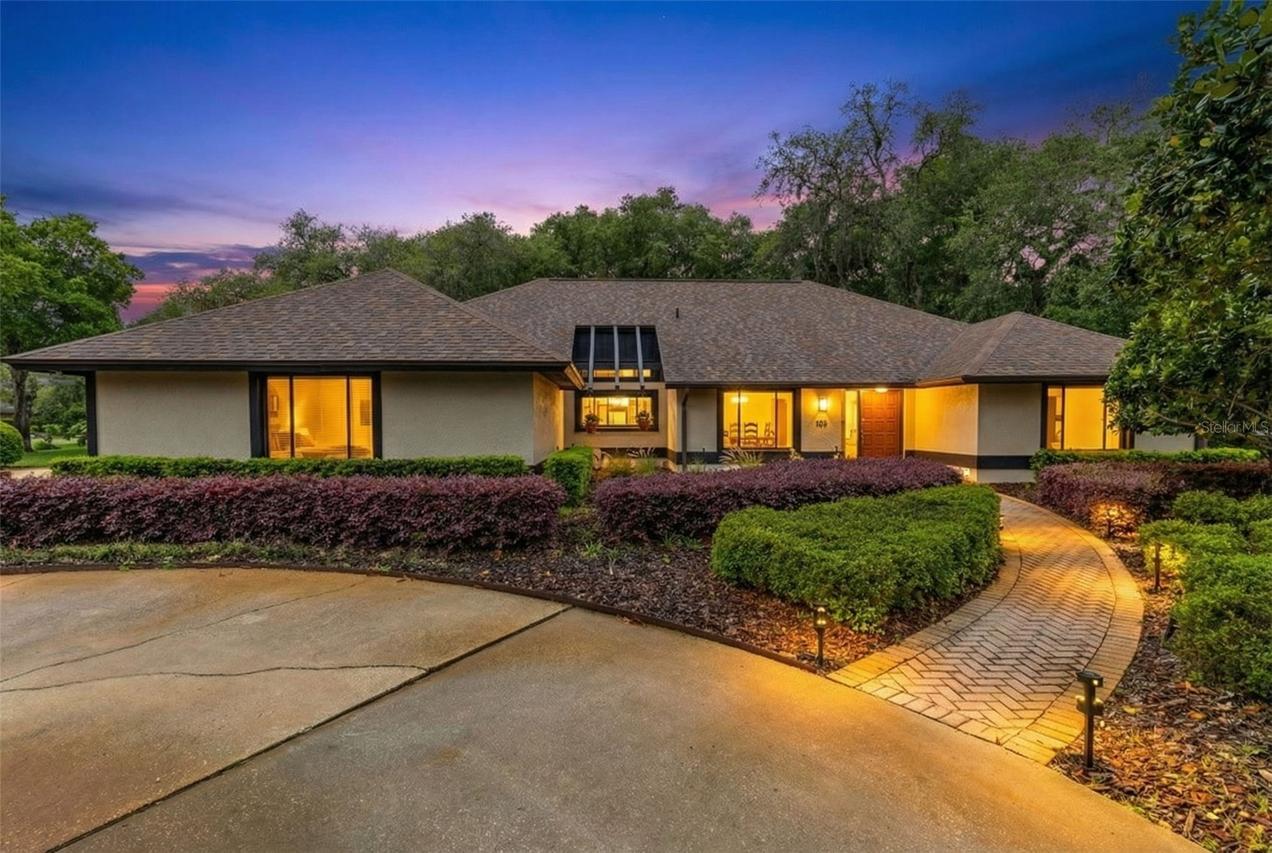 100 Milinda Ln., Oviedo, FL 32765