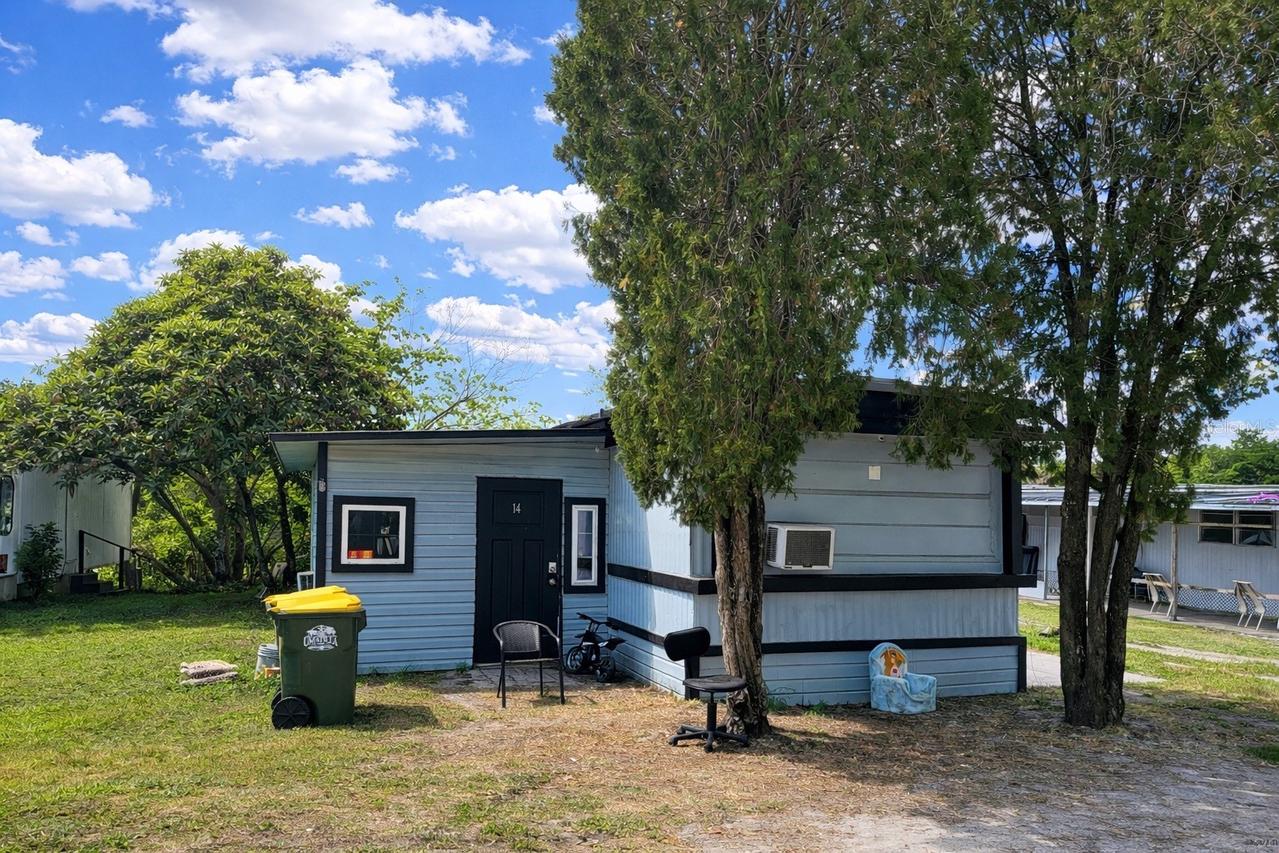 30 Wafford St., Umatilla, FL 32784