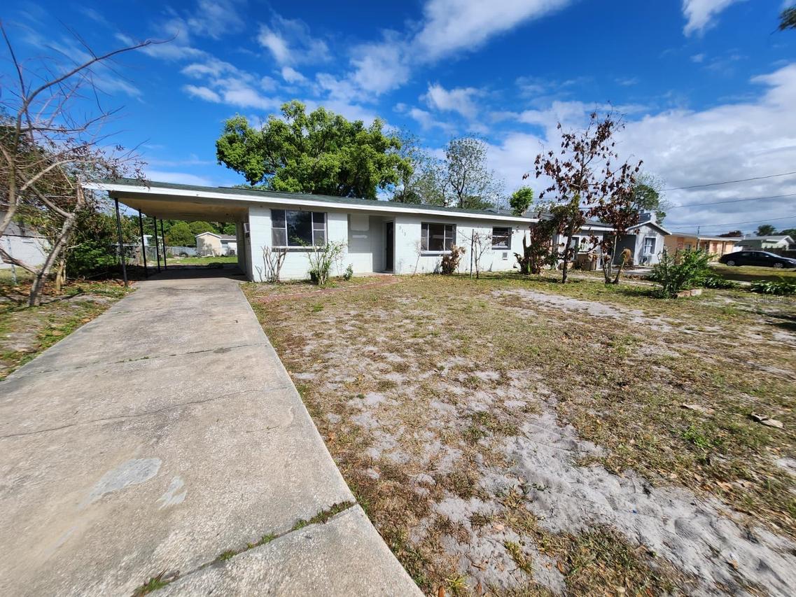 910 Emerald Dr., Mount Dora, FL 32757