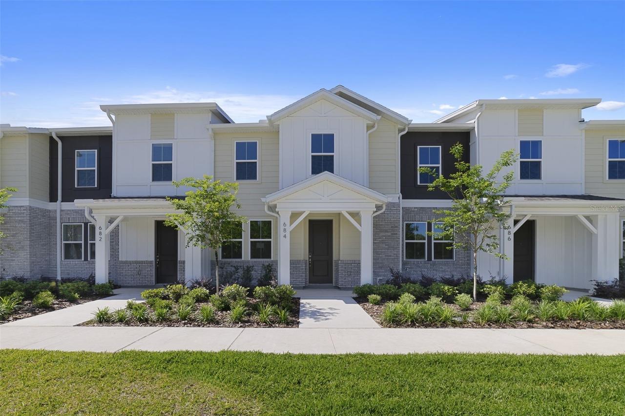 684 Lola Ln., Oviedo, FL 32765